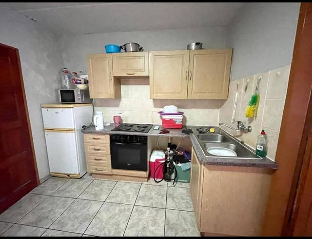 1 BEDROOM APARTMENT FOR SALE IN KANNONIERS PARK